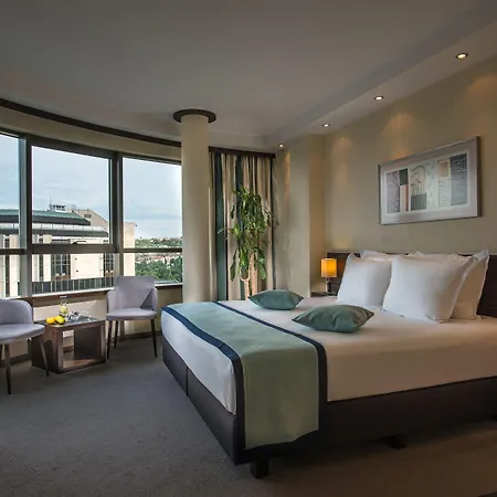 索非亚罗斯林中央公园酒店