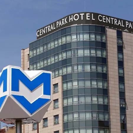 Rosslyn Park Хотел