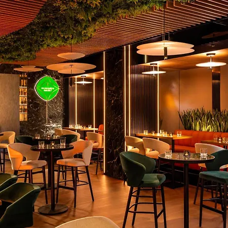 索非亚罗斯林中央公园酒店