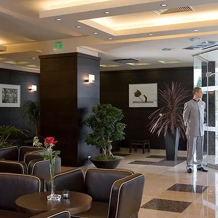 Rosslyn Park Hotel 4*