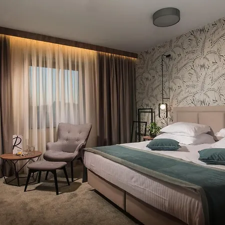 索非亚罗斯林中央公园酒店