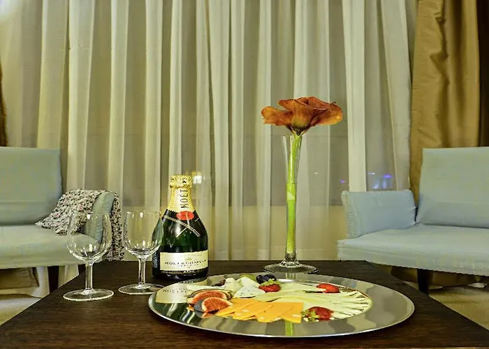 索非亚罗斯林中央公园酒店 4*