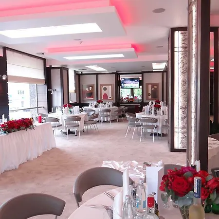 Rosslyn Park Hotel